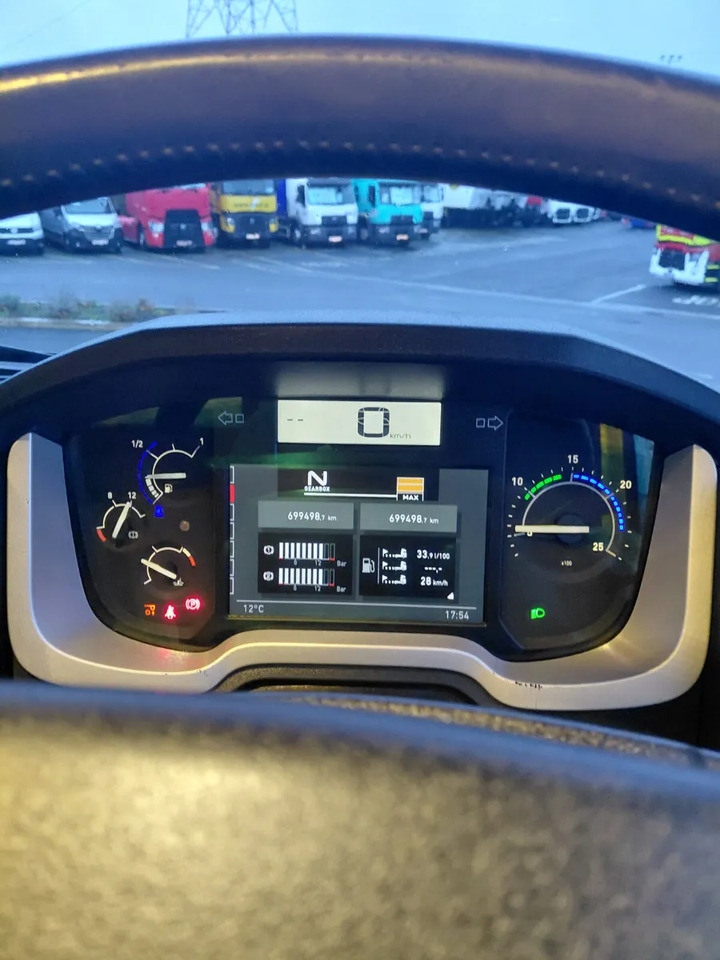 2019 Renault T-High 520 - Nyergesvontató: 5 kép. 2019 Renault T-High 520 - Nyergesvontató: 5 kép.