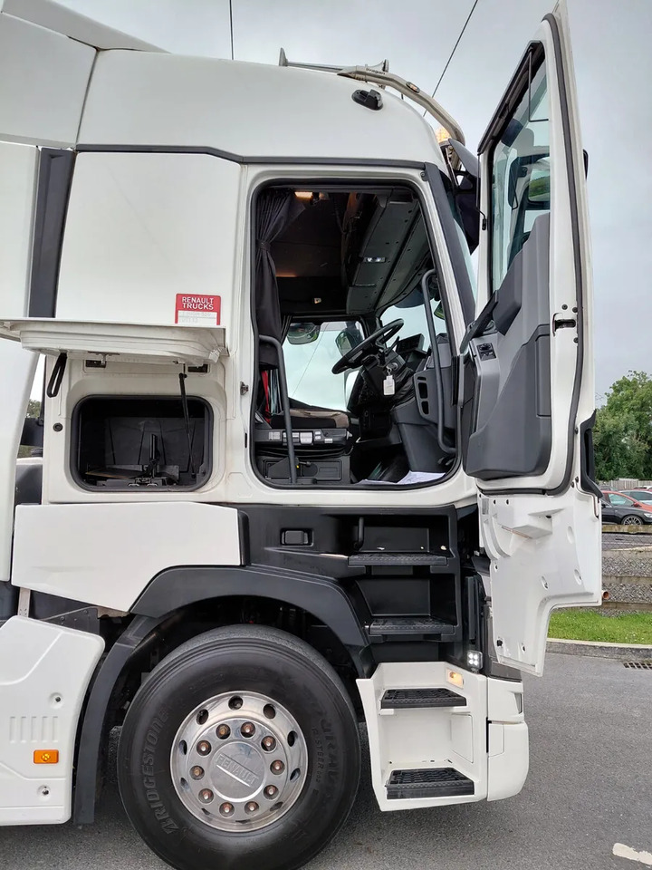 2021 Renault T-High 520 6×2 - Nyergesvontató: 4 kép. 2021 Renault T-High 520 6×2 - Nyergesvontató: 4 kép.