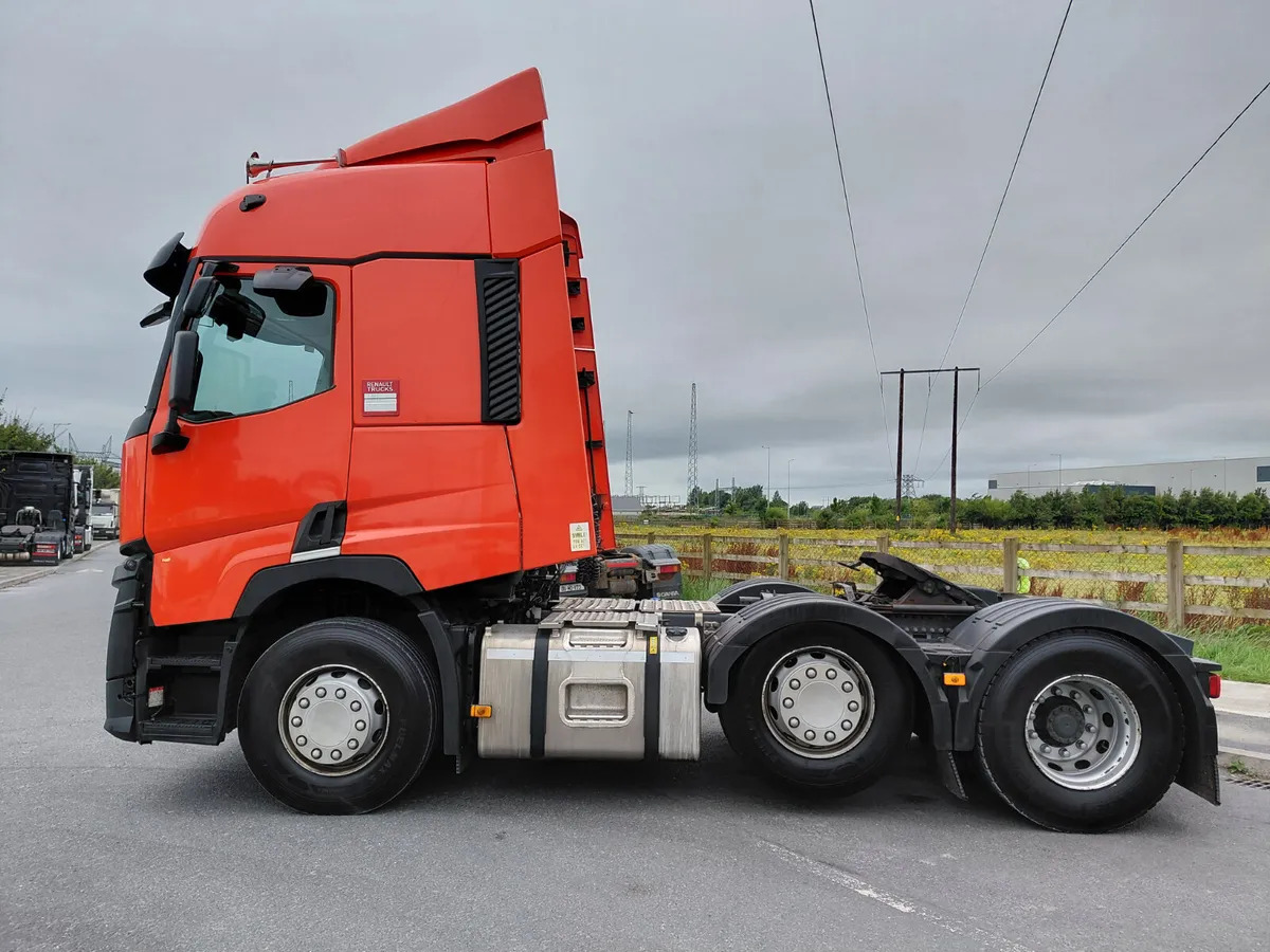 2022 RENAULT T 440 - Nyergesvontató: 4 kép. 2022 RENAULT T 440 - Nyergesvontató: 4 kép.