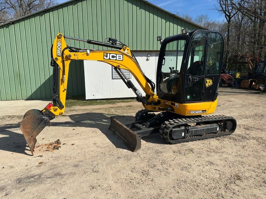 JCB 8025 ZTSL - Minikotró: 1 kép. JCB 8025 ZTSL - Minikotró: 1 kép.