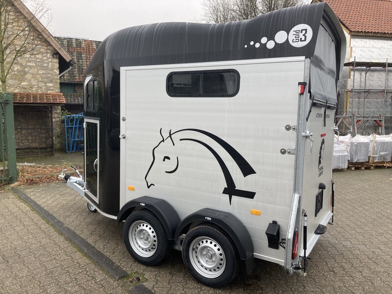 CHEVAL Liberté Gold 3 met zadelkamer - Lószállító utánfutó: 4 kép. CHEVAL Liberté Gold 3 met zadelkamer - Lószállító utánfutó: 4 kép.
