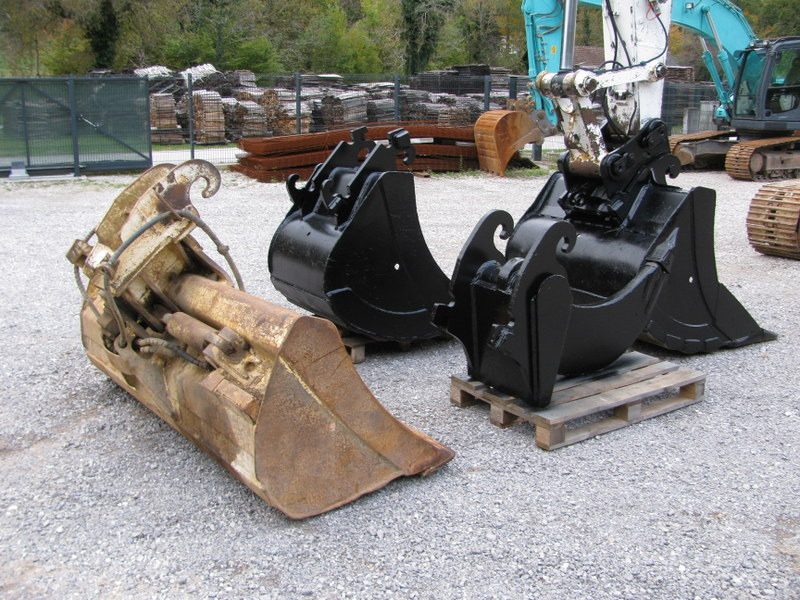 Lánctalpas kotró CATERPILLAR 320E LRR with 4 tools: 11 kép.