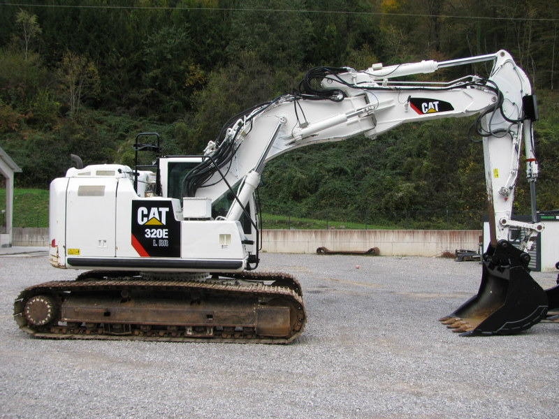 Lánctalpas kotró CATERPILLAR 320E LRR with 4 tools: 7 kép.