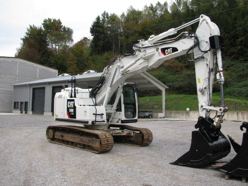 Lánctalpas kotró CATERPILLAR 320E LRR with 4 tools: 9 kép.