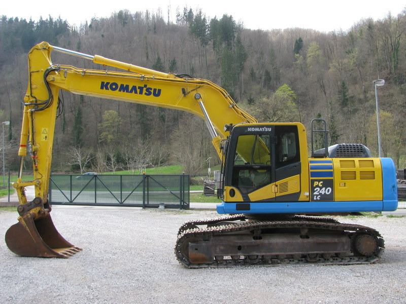 KOMATSU PC240NLC-10 TOP condition - Lánctalpas kotró: 3 kép. KOMATSU PC240NLC-10 TOP condition - Lánctalpas kotró: 3 kép.