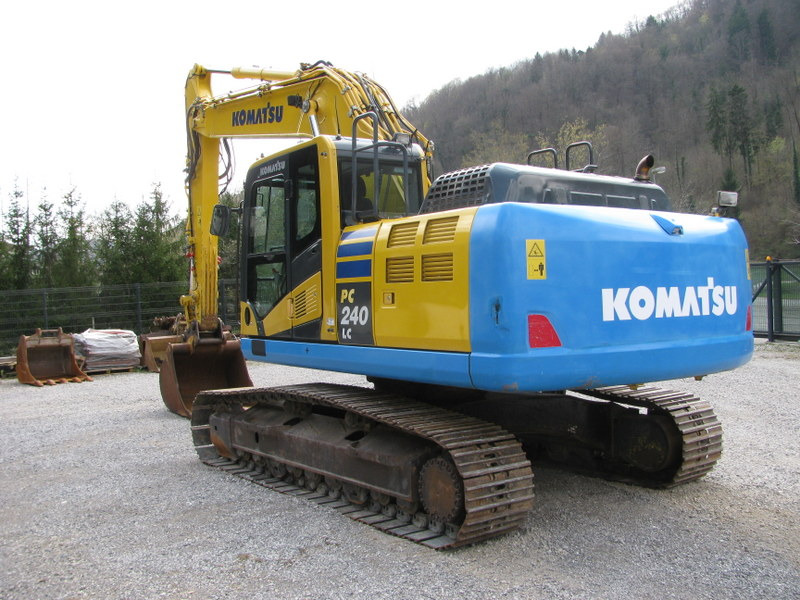 KOMATSU PC240NLC-10 TOP condition - Lánctalpas kotró: 4 kép. KOMATSU PC240NLC-10 TOP condition - Lánctalpas kotró: 4 kép.