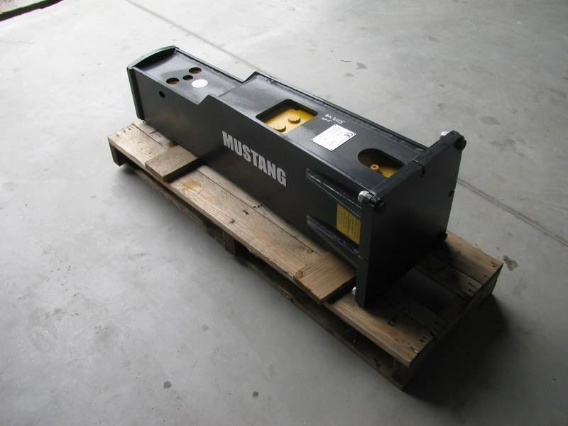 Mustang HM400 NOVO teža 320kg - Hidraulikus törőfej - Építőipari gépek: 5 kép. Mustang HM400 NOVO teža 320kg - Hidraulikus törőfej - Építőipari gépek: 5 kép.