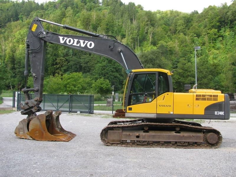 Volvo EC240C LN 3 žlici Odlično stanje - Lánctalpas kotró: 3 kép. Volvo EC240C LN 3 žlici Odlično stanje - Lánctalpas kotró: 3 kép.