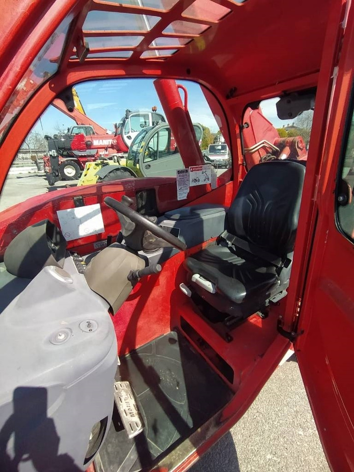 Manitou 625 - Teleszkópos rakodó: 2 kép. Manitou 625 - Teleszkópos rakodó: 2 kép.