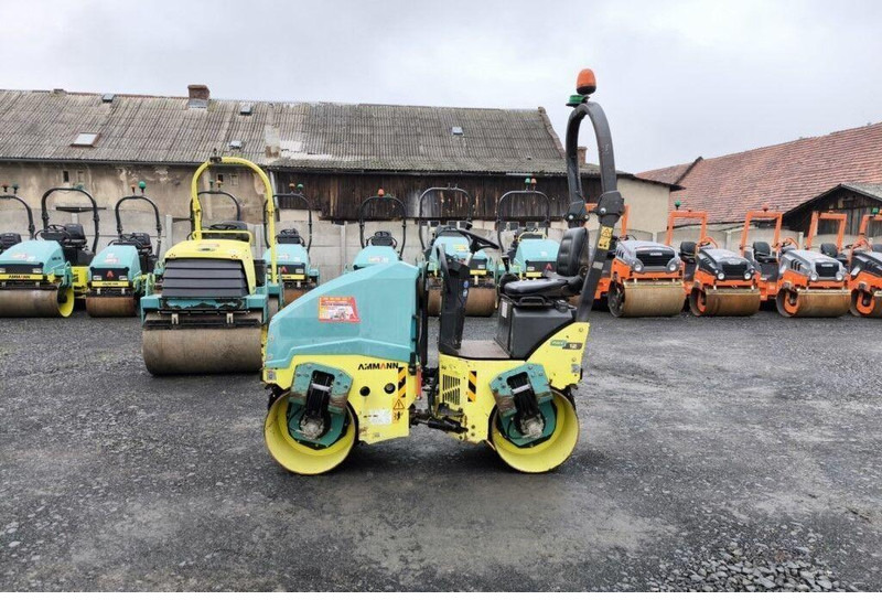 Ammann ARX 12 - Mini road roller - Henger: 1 kép. Ammann ARX 12 - Mini road roller - Henger: 1 kép.