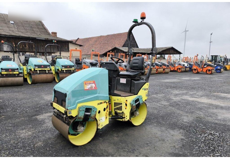 Ammann ARX 12 - Mini road roller - Henger: 2 kép. Ammann ARX 12 - Mini road roller - Henger: 2 kép.