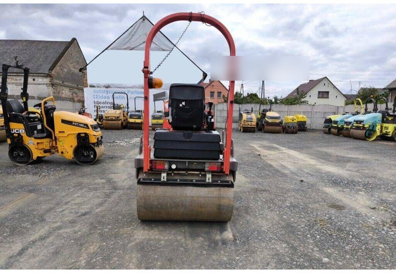 Ammann AV 26-2 - Mini road roller - Henger: 2 kép. Ammann AV 26-2 - Mini road roller - Henger: 2 kép.