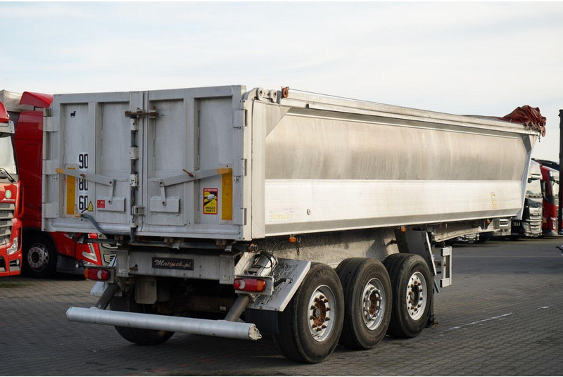 Benalu WYWROTKA / 23 m3 / ALUMINIOWA / OŚ PODNOSZONA / WAGA: 5 000 KG / - Félpótkocsi billenőplatós: 5 kép. Benalu WYWROTKA / 23 m3 / ALUMINIOWA / OŚ PODNOSZONA / WAGA: 5 000 KG / - Félpótkocsi billenőplatós: 5 kép.