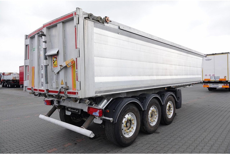 Benalu WYWROTKA / 26 m3 / ALUMINIOWA / OŚ PODNOSZONA / WAGA: 5 000 KG / - Félpótkocsi billenőplatós: 5 kép. Benalu WYWROTKA / 26 m3 / ALUMINIOWA / OŚ PODNOSZONA / WAGA: 5 000 KG / - Félpótkocsi billenőplatós: 5 kép.