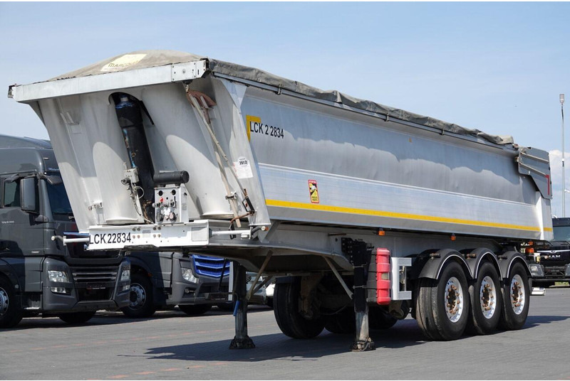 Benalu WYWROTKA 27 m3 / ALUMINIOWA / HYDRAULICZNA KLAPA / 2 OSIE PODNOS - Félpótkocsi billenőplatós: 2 kép. Benalu WYWROTKA 27 m3 / ALUMINIOWA / HYDRAULICZNA KLAPA / 2 OSIE PODNOS - Félpótkocsi billenőplatós: 2 kép.