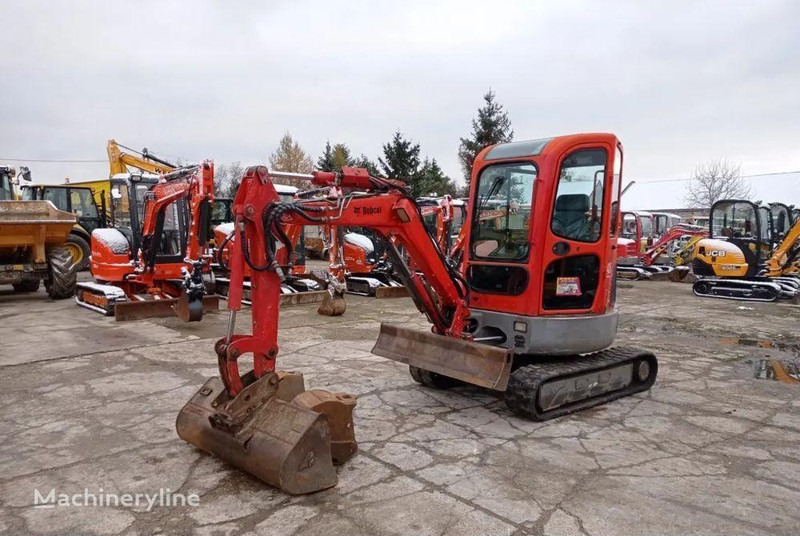Bobcat 425 EG mini excavator - Minikotró: 4 kép. Bobcat 425 EG mini excavator - Minikotró: 4 kép.