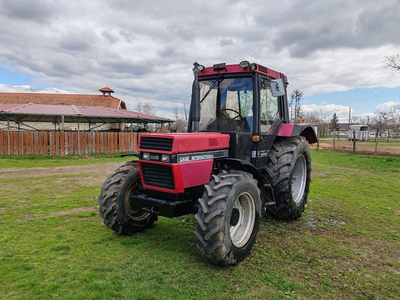 Case IH 856 XL - Traktor: 2 kép. Case IH 856 XL - Traktor: 2 kép.