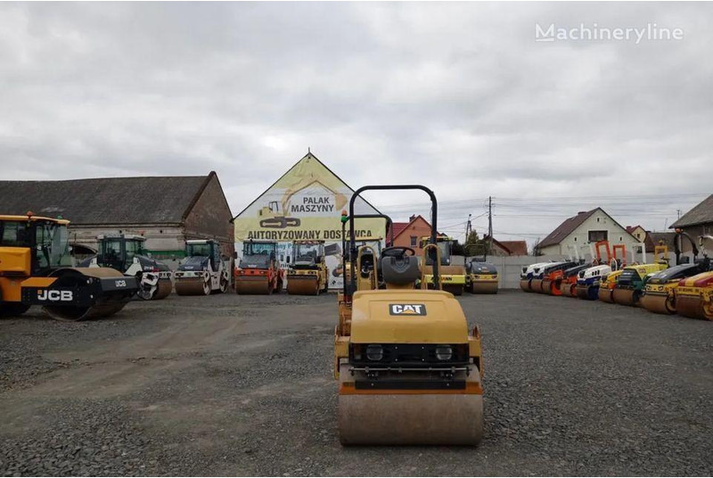 Caterpillar CB -224 Úthenger - Henger: 5 kép. Caterpillar CB -224 Úthenger - Henger: 5 kép.