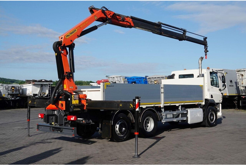 DAF CF 370 / 6x2 / SKRZYNIOWY - paka: 6,4 m / + HDS PALFINGER PK 180 - Platós teherautó, Darus autó: 4 kép. DAF CF 370 / 6x2 / SKRZYNIOWY - paka: 6,4 m / + HDS PALFINGER PK 180 - Platós teherautó, Darus autó: 4 kép.