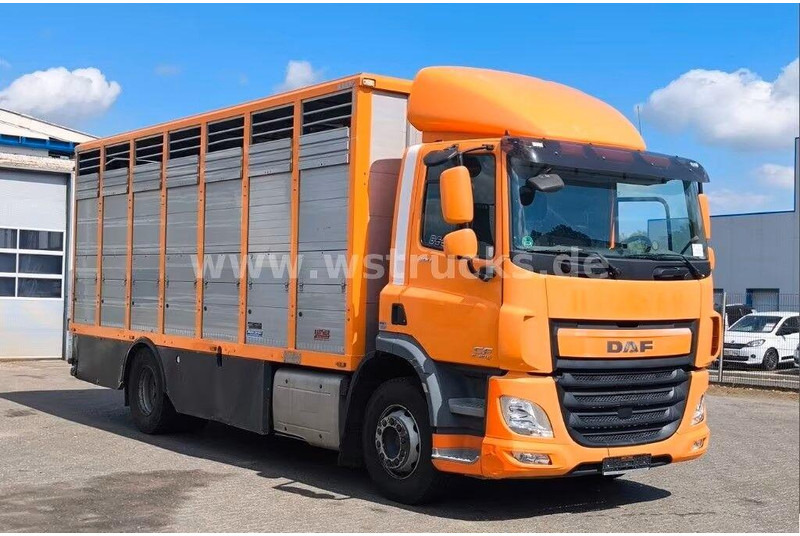 DAF CF 400 - Animal transporter - Állatszállító teherautó: 3 kép. DAF CF 400 - Animal transporter - Állatszállító teherautó: 3 kép.