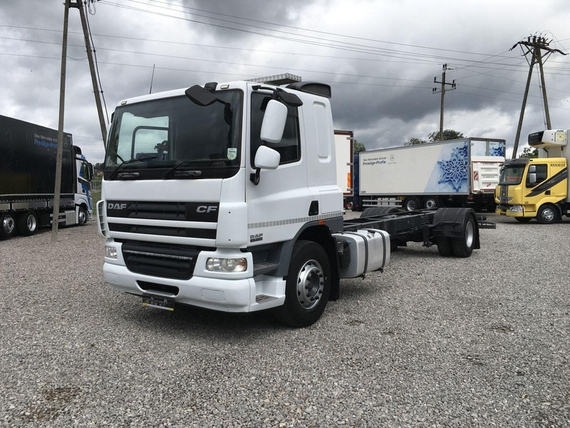 DAF CF 65.220 - Alvaz teherautó: 1 kép. DAF CF 65.220 - Alvaz teherautó: 1 kép.