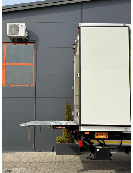 DAF CF XF 75.360 // 6x2 // E5 // chłodnia 21 Epal // sypialk lízing DAF CF XF 75.360 // 6x2 // E5 // chłodnia 21 Epal // sypialk: 13 kép.