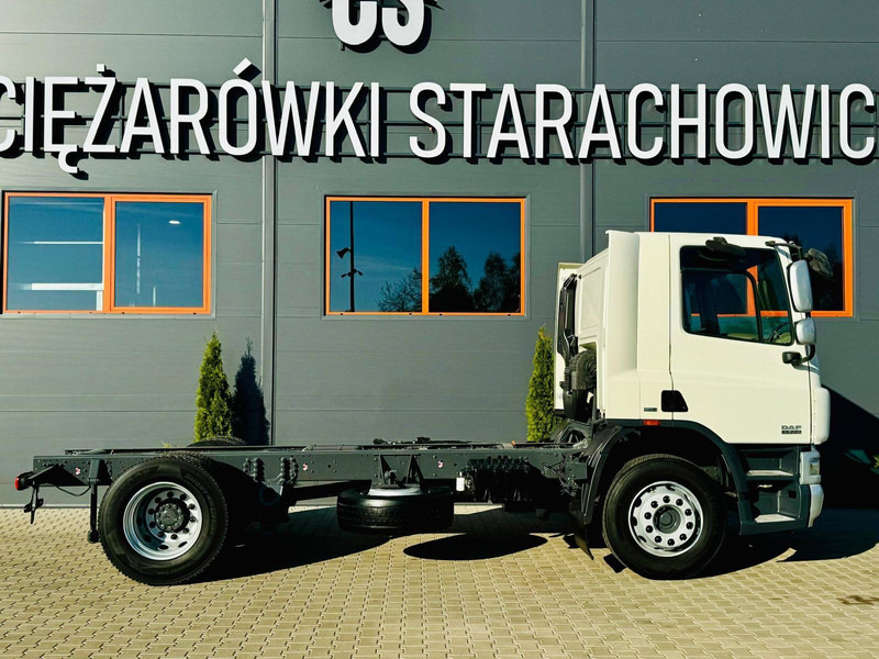 DAF DAF DAF CF 65.220 E5 // rama pod zabudowę !! // wywrotka kiper b - Alvaz teherautó: 5 kép. DAF DAF DAF CF 65.220 E5 // rama pod zabudowę !! // wywrotka kiper b - Alvaz teherautó: 5 kép.