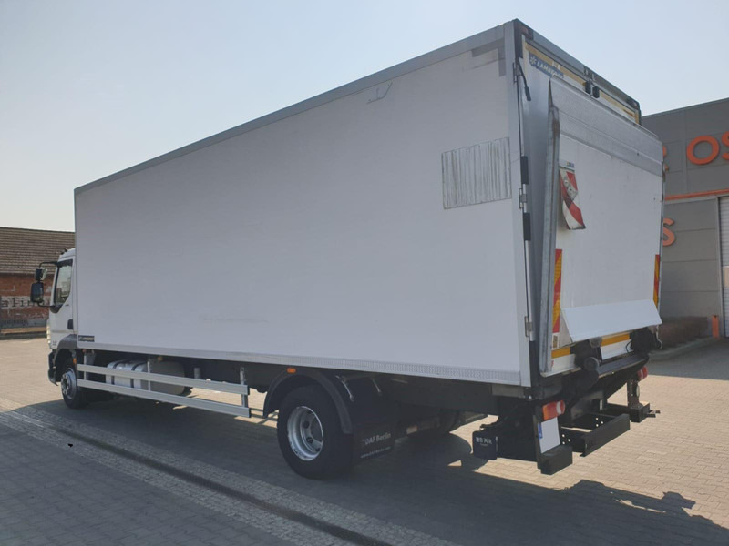DAF LF 220 EURO 6 6 CYL. LAMBERET - Hűtős teherautó: 3 kép. DAF LF 220 EURO 6 6 CYL. LAMBERET - Hűtős teherautó: 3 kép.