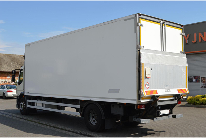 DAF LF 310 - Hűtős teherautó: 3 kép. DAF LF 310 - Hűtős teherautó: 3 kép.