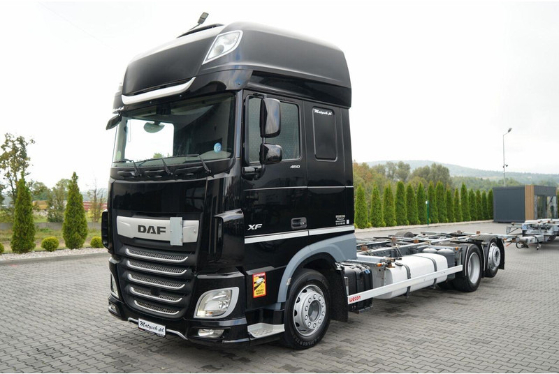 DAF XF 480 / BDF / 6X2 / SSC / I-PARK COOL / OŚ PODNOSZONA / PO KONT - Ponyvás teherautó: 1 kép. DAF XF 480 / BDF / 6X2 / SSC / I-PARK COOL / OŚ PODNOSZONA / PO KONT - Ponyvás teherautó: 1 kép.
