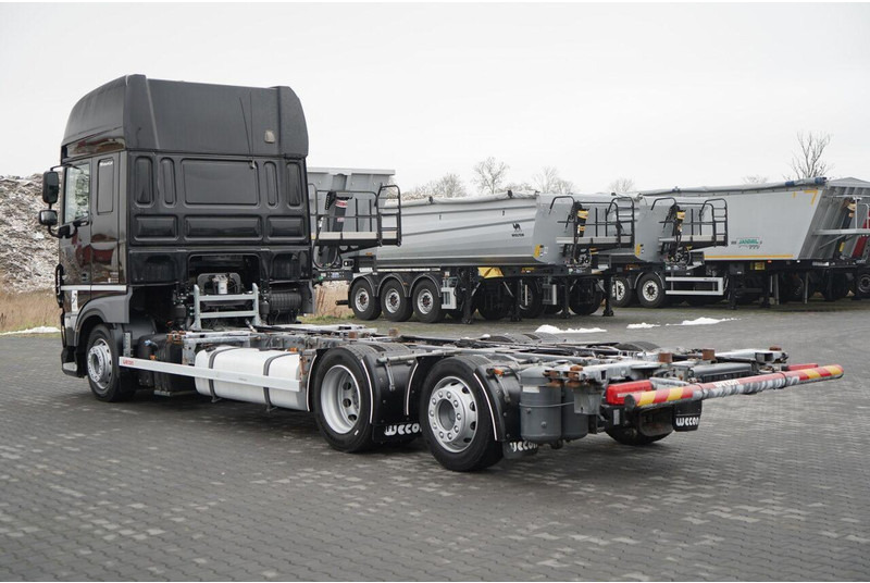 DAF XF 480 / BDF / 6X2 / / SSC / I-PARK COOL / OŚ PODNOSZONA / WECON - Cserefelépítményes teherautó: 5 kép. DAF XF 480 / BDF / 6X2 / / SSC / I-PARK COOL / OŚ PODNOSZONA / WECON - Cserefelépítményes teherautó: 5 kép.