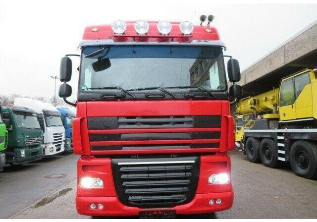 DAF XF105.410 6x2 Container + Crane - Konténerszállító: 2 kép. DAF XF105.410 6x2 Container + Crane - Konténerszállító: 2 kép.