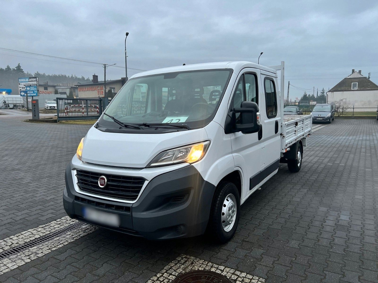 Platós kisteherautó, Duplakabinos kisteherautó FIAT Ducato: 1 kép.