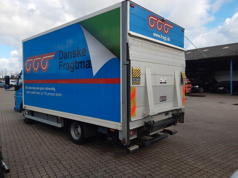 FUSO E CANTER 7C18 E 4X2 - Dobozos felépítményű teherautó: 4 kép. FUSO E CANTER 7C18 E 4X2 - Dobozos felépítményű teherautó: 4 kép.