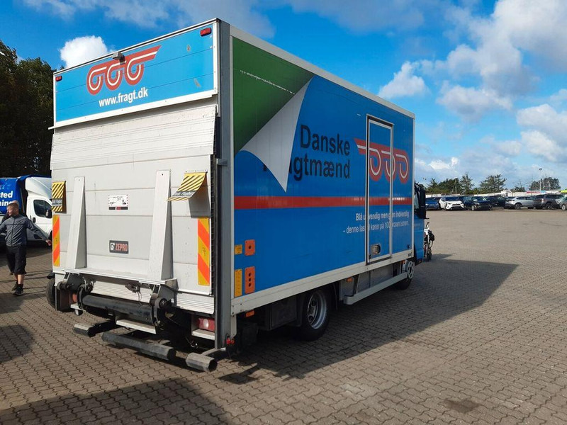 FUSO E CANTER 7C18 E 4X2 - Dobozos felépítményű teherautó: 5 kép. FUSO E CANTER 7C18 E 4X2 - Dobozos felépítményű teherautó: 5 kép.