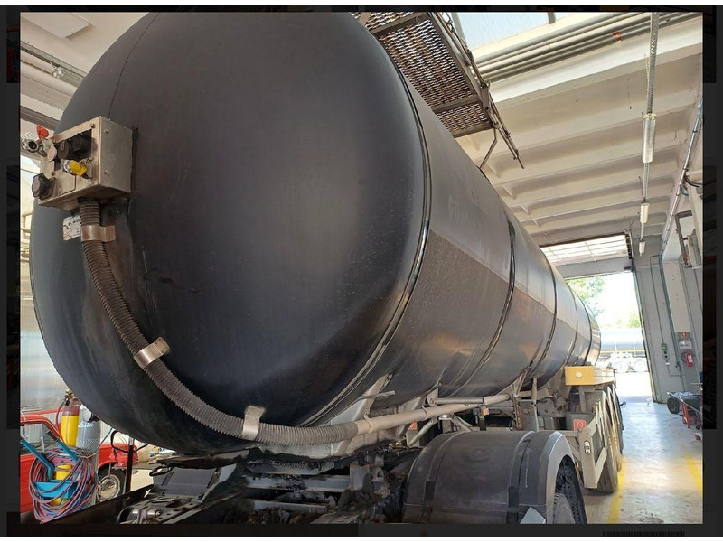 Feldbinder TSA 30.3-1 Kammers bitumen - Tartályos félpótkocsi: 1 kép. Feldbinder TSA 30.3-1 Kammers bitumen - Tartályos félpótkocsi: 1 kép.