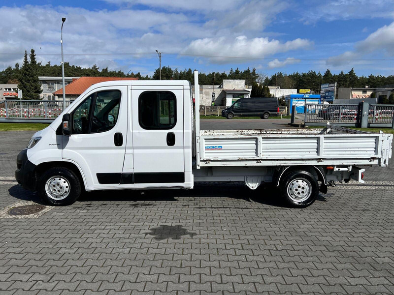 Fiat Ducato Brygadówka Doka 7-miejsc + Skrzynia - Platós kisteherautó, Duplakabinos kisteherautó: 2 kép. Fiat Ducato Brygadówka Doka 7-miejsc + Skrzynia - Platós kisteherautó, Duplakabinos kisteherautó: 2 kép.