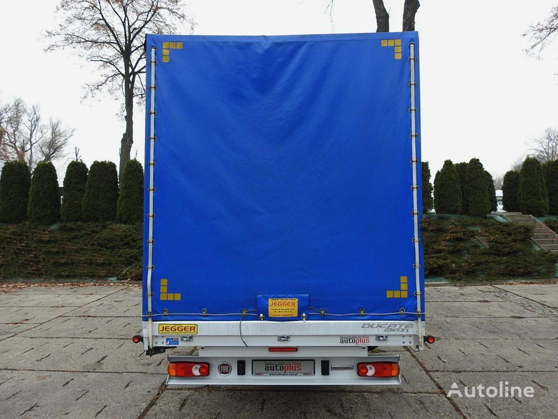 Fiat Ducato Pritsche + Plane - Dobozos felépítményű teherautó: 4 kép. Fiat Ducato Pritsche + Plane - Dobozos felépítményű teherautó: 4 kép.