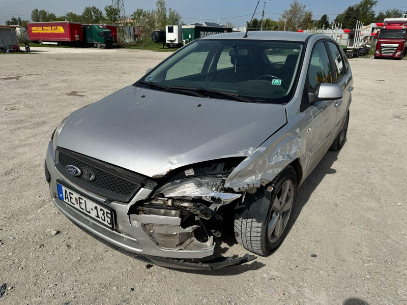 Ford Focus 1,6 i - Damaged Car - Hatchback: 1 kép. Ford Focus 1,6 i - Damaged Car - Hatchback: 1 kép.
