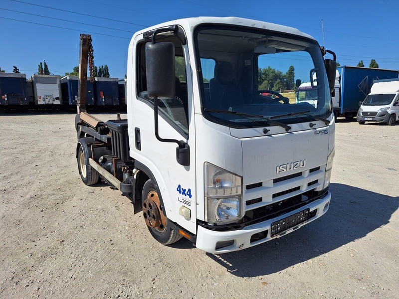 Isuzu 4X4 - container transport - Konténerszállító: 1 kép. Isuzu 4X4 - container transport - Konténerszállító: 1 kép.