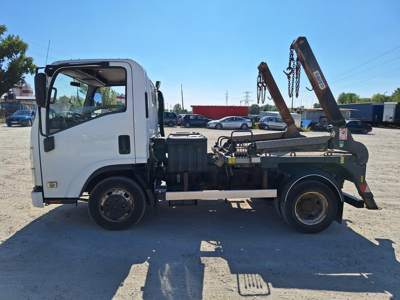 Isuzu 4X4 - container transport - Konténerszállító: 5 kép. Isuzu 4X4 - container transport - Konténerszállító: 5 kép.