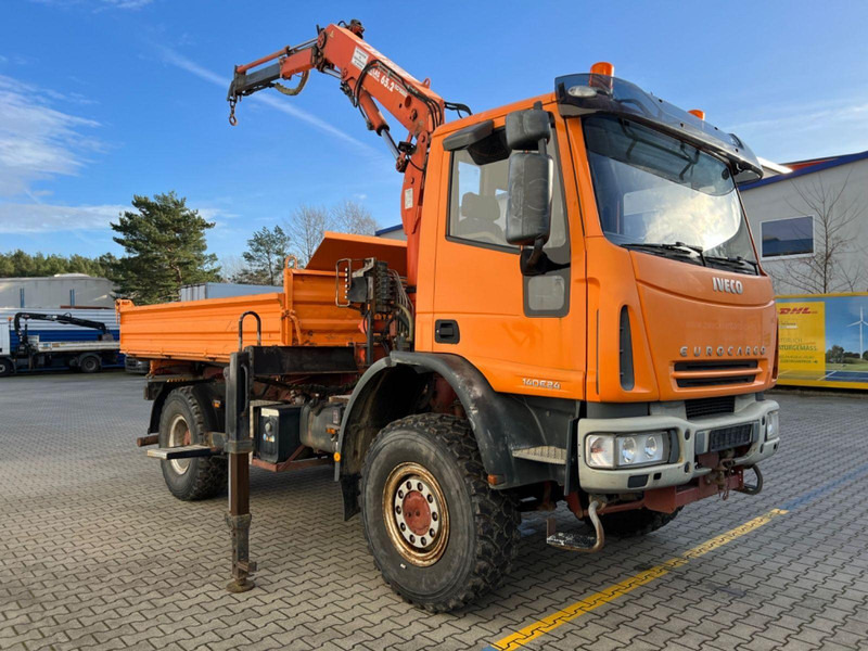 Iveco 140 E 24 4x4 + Atlas AK 65.2 A1 - Billenőplatós teherautó, Darus autó: 2 kép. Iveco 140 E 24 4x4 + Atlas AK 65.2 A1 - Billenőplatós teherautó, Darus autó: 2 kép.