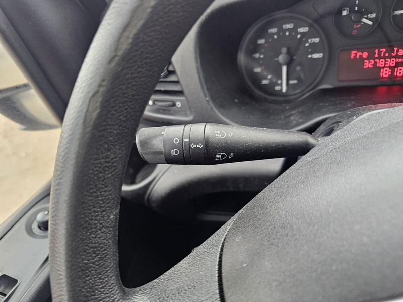 Hűtős kisteherautó Iveco 35-130 S - Carrier Pulsor 350 frigo: 14 kép. Hűtős kisteherautó Iveco 35-130 S - Carrier Pulsor 350 frigo: 14 kép.