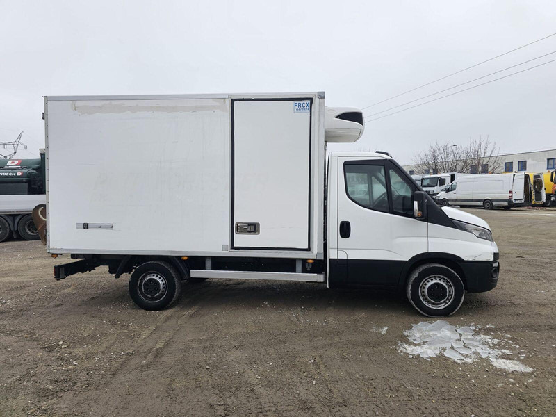 Iveco 35-130 S - Carrier Pulsor 350 frigo - Hűtős kisteherautó: 4 kép. Iveco 35-130 S - Carrier Pulsor 350 frigo - Hűtős kisteherautó: 4 kép.