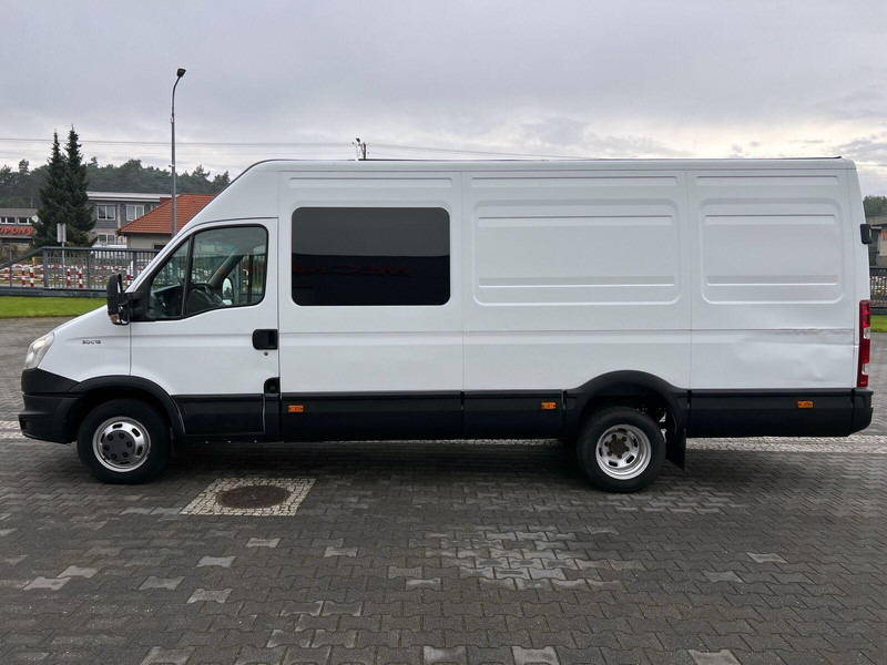 Iveco 50C15 3.0 Maxi Long L4H2 Brygadówka Doka 7-miejsc, Koła Bliźniac - Minibusz, Kisbusz: 2 kép. Iveco 50C15 3.0 Maxi Long L4H2 Brygadówka Doka 7-miejsc, Koła Bliźniac - Minibusz, Kisbusz: 2 kép.