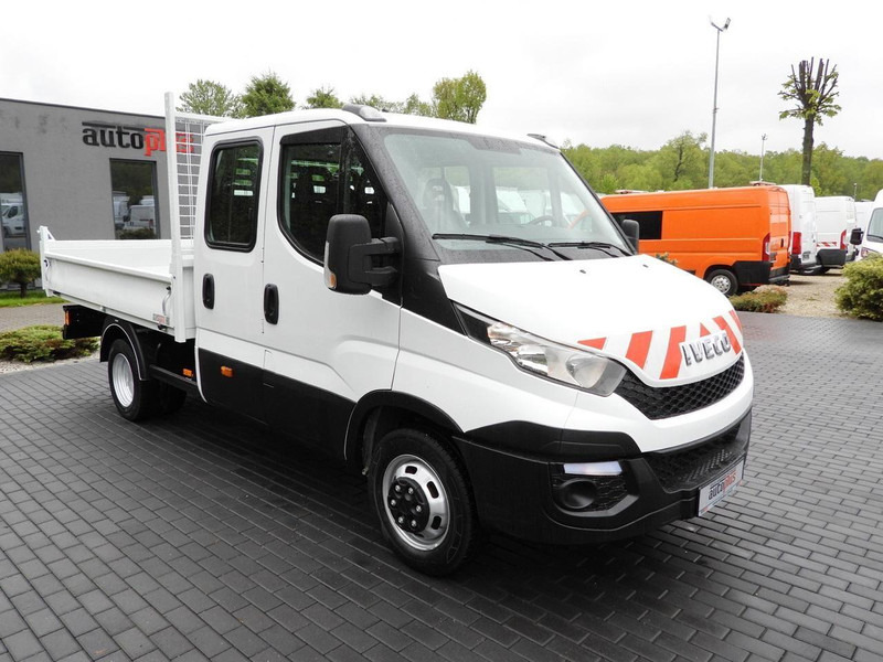 Iveco DAILY 35C13 WYWROTKA PODWÓJNA KABINA DOKA 7 MIEJSC TEMPOMAT BLIŹ - Billenőplatós kisteherautó, Duplakabinos kisteherautó: 4 kép. Iveco DAILY 35C13 WYWROTKA PODWÓJNA KABINA DOKA 7 MIEJSC TEMPOMAT BLIŹ - Billenőplatós kisteherautó, Duplakabinos kisteherautó: 4 kép.