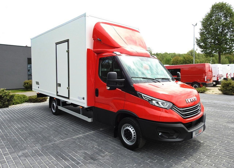 Iveco DAILY 35S18 NOWY KONTENER 10 PALET TEMPOMAT NAWIGACJA KLIMATYZAC - Dobozos kisteherautó: 4 kép. Iveco DAILY 35S18 NOWY KONTENER 10 PALET TEMPOMAT NAWIGACJA KLIMATYZAC - Dobozos kisteherautó: 4 kép.