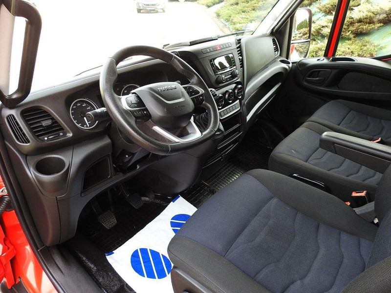 Iveco DAILY 35S18 PLANDEKA 10 PALET WEBASTO KLIMATYZACJA TEMPOMAT LEDY - Dobozos felépítményű teherautó: 2 kép. Iveco DAILY 35S18 PLANDEKA 10 PALET WEBASTO KLIMATYZACJA TEMPOMAT LEDY - Dobozos felépítményű teherautó: 2 kép.