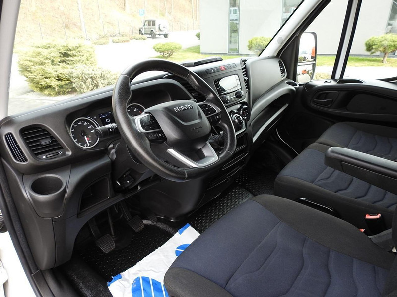 Iveco DAILY 35S18 PLANDEKA 10 PALET WEBASTO TEMPOMAT KLIMATYZACJA 18 - Ponyvás kisteherautó: 2 kép. Iveco DAILY 35S18 PLANDEKA 10 PALET WEBASTO TEMPOMAT KLIMATYZACJA 18 - Ponyvás kisteherautó: 2 kép.