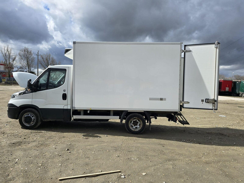 Iveco Daily 35-140 - Carrier Xarios 350 frigo lízing Iveco Daily 35-140 - Carrier Xarios 350 frigo: 5 kép. Iveco Daily 35-140 - Carrier Xarios 350 frigo lízing Iveco Daily 35-140 - Carrier Xarios 350 frigo: 5 kép.